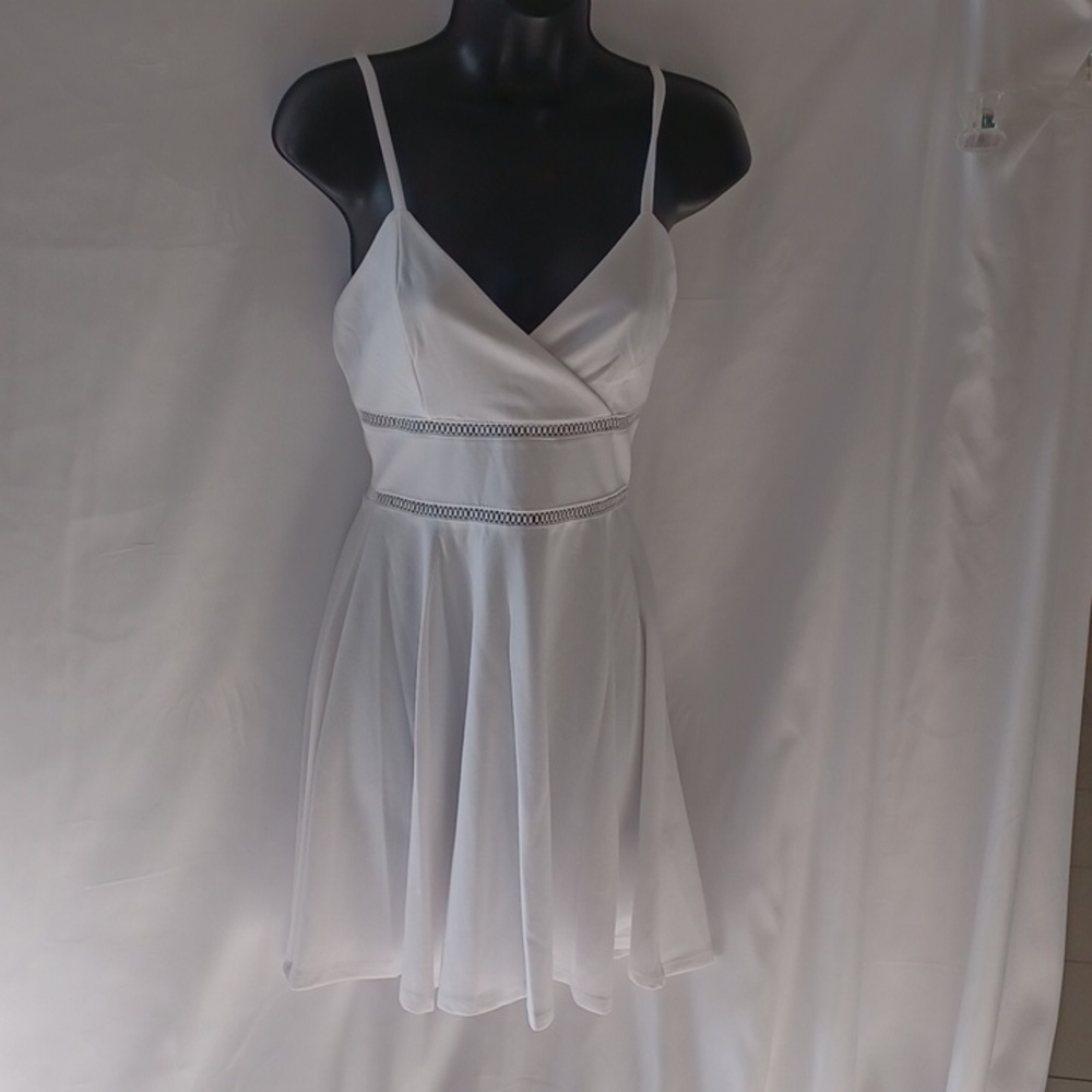 Trixxi, Francesca white knee length Dress - NWT, adjustable straps